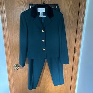 Joens , New York green suit